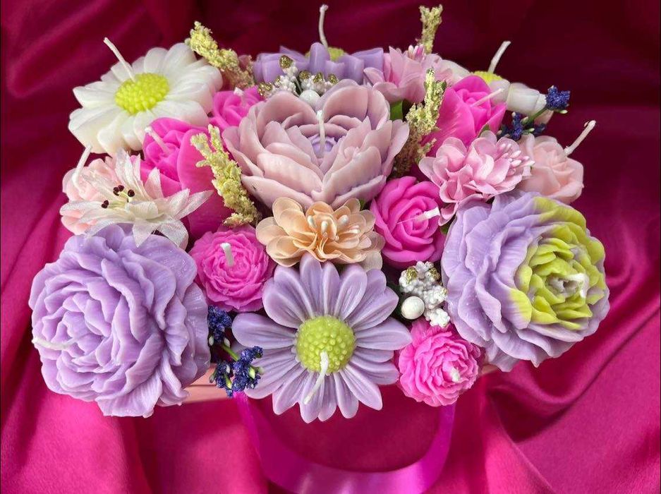 Ръчно изработени букети от соеви свещи