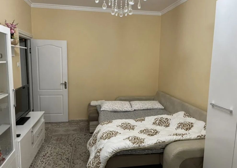 2-х комнатная в центре . Абая