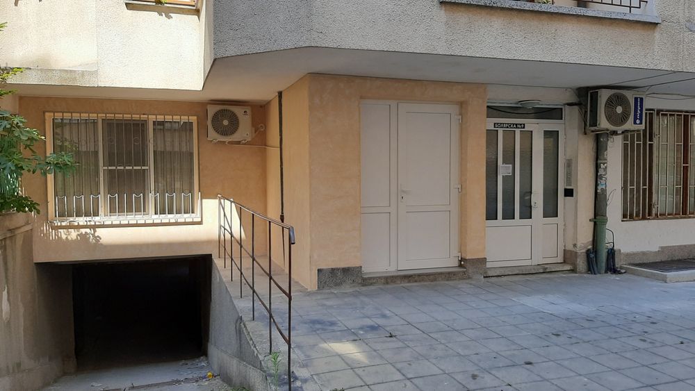 Дава се под наем Офис в Бургас, Център - 80 кв.м за 510 € - Снимка #1