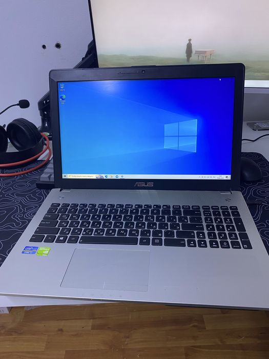 Ноутбук ASUS N56V