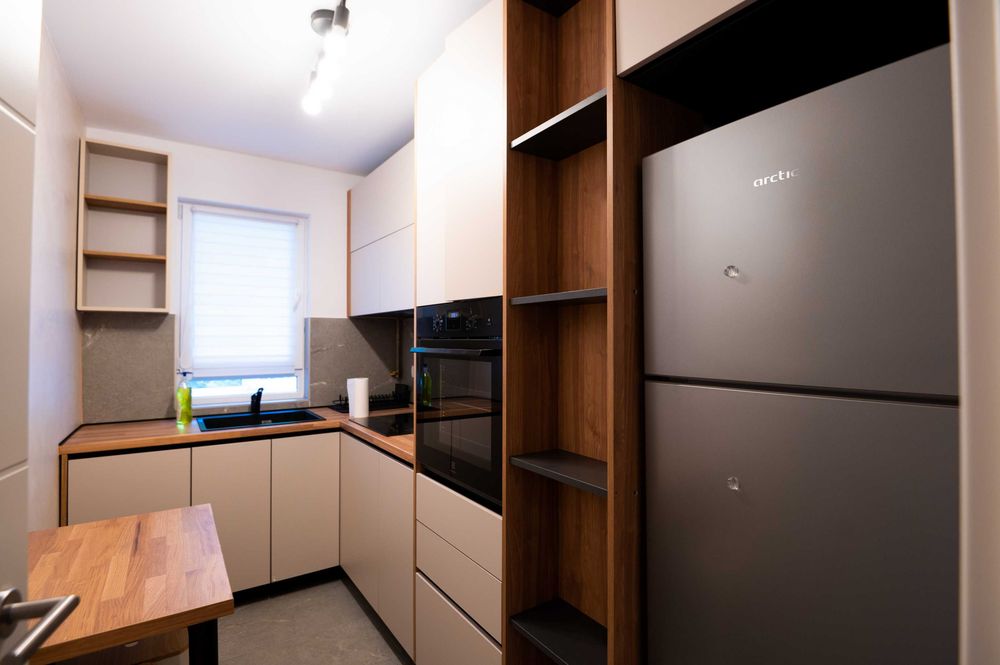 Proprietar, 3 camere decomandat, renovat complet, prima închiriere