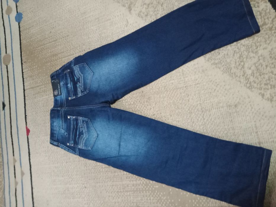 Продам джинсы на мальчика