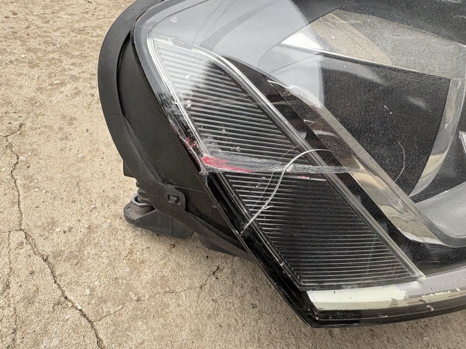 Десен фар за Пасат Б 7 /  VW Passat b7