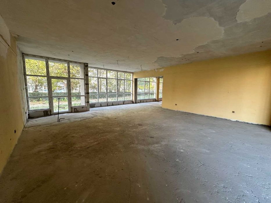 Продава се Магазин в Пловдив, Гагарин - 410 кв.м за 899 €/кв.м - Снимка #4