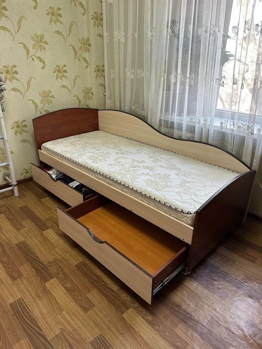 Кровать в хорошем состоянии