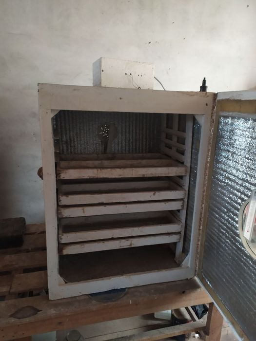 Jo'ja chiqarish aparati yani inkubator sotiladi