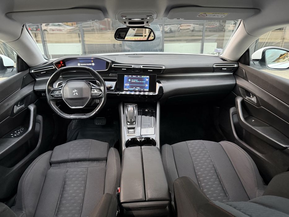 Peugeot 508-2022-Cockpit-Moduri de condus-Impecabil