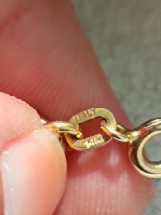 Златна 14к 585 italy гривна с сърца от мурано и златни люспи