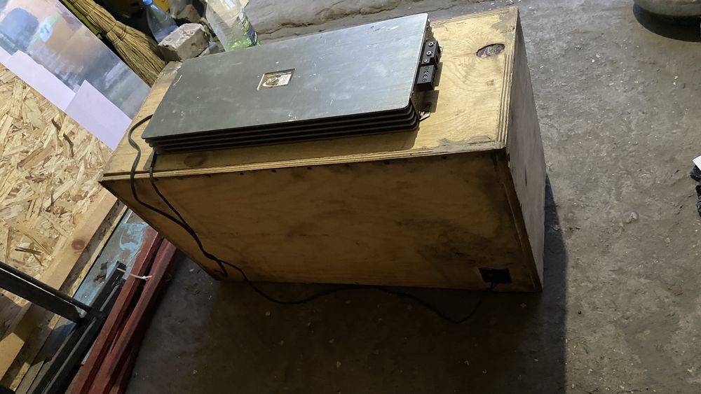 Саббуфер алпайн 18 с усилителем кикс