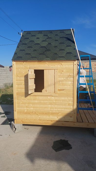 Деревянный детский домик