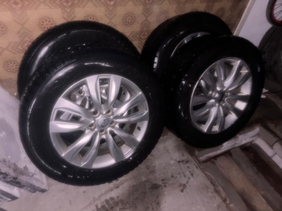 Продам шины с титановым диском R-18