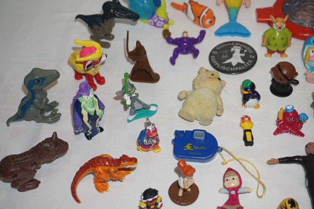 Голям Лот Фигурки Направени За Mcdonald's Burger King И Други 1.1кг