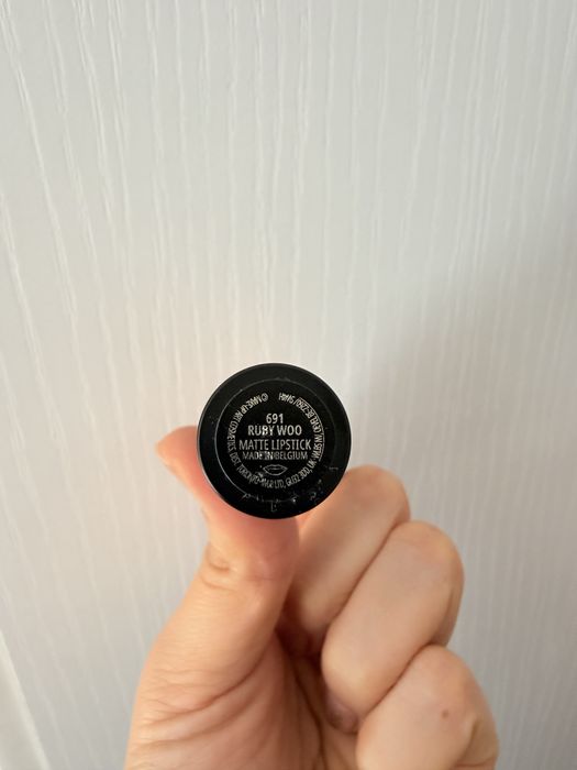 Продам губные помады от Guerlain и Mac