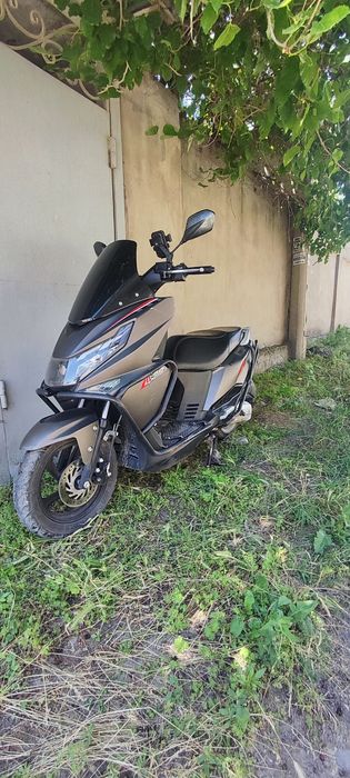 Скутер Maksi pro