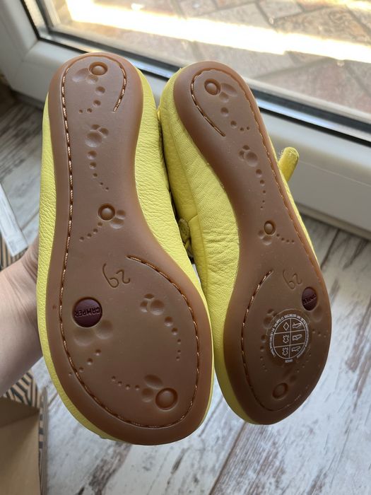 Чисто нови Camper белеринки 29ти размер