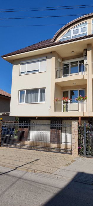 Продава се Къща в София, Горубляне - 439 кв.м за 1975 €/кв.м - Снимка #1