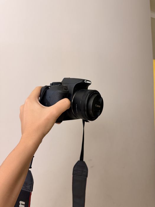 Продаю фотоапарат CANON 700D
