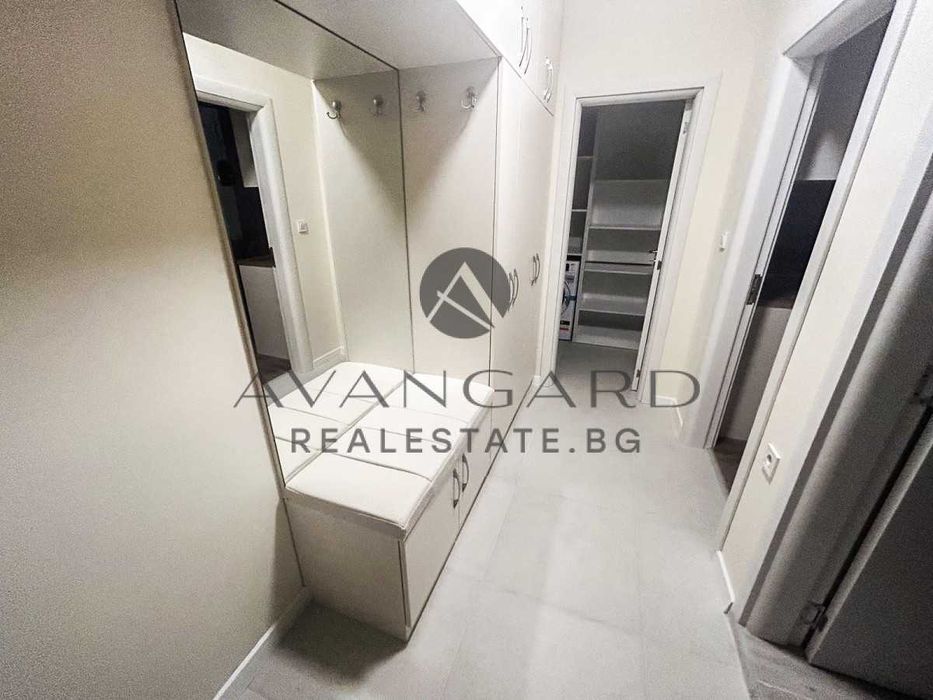 оф.21296 Луксозен Едностаен Смирненски