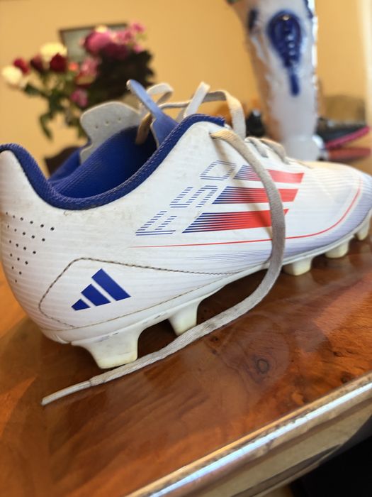 Crampoane de fotbal: ADIDAS F50