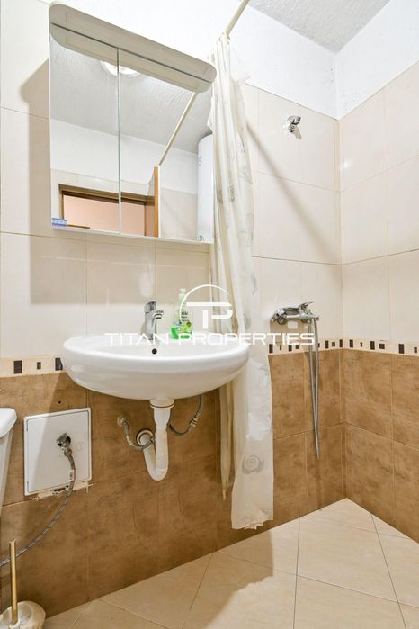 Дава се под наем Тристаен апартамент в София, Изток - 80 кв.м за 817.53 € - Снимка #8