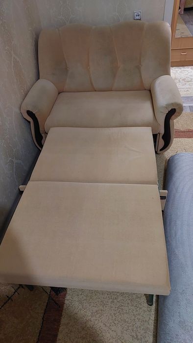 Угловой диван и подростковый диван