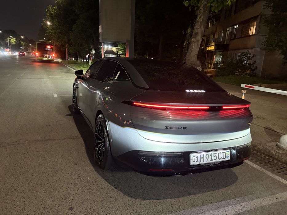 Zeekr 007 dual motor 3.5s full option