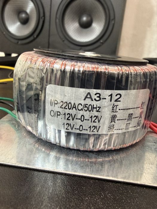 Тороидальный трансформатор 12-0-12 волт