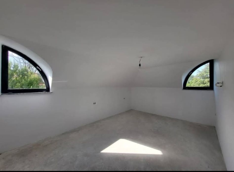Casă de vânzare  in Ciprian Porumbescu