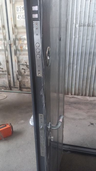 Дверь входная металлическая