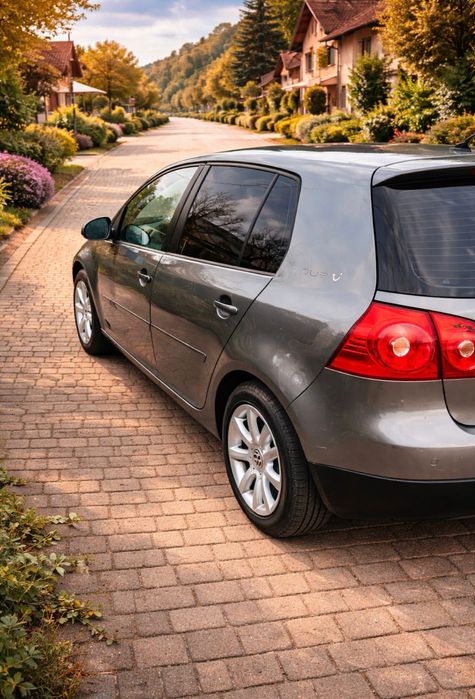 Vând golf  5 motor 1.9