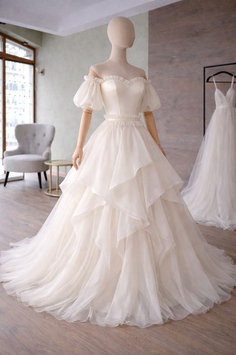 Булчинска рокля с пушкави ръкави и корсет Сватбен тоалет