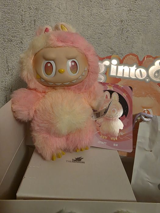 Big into energy - оригинални лабубу