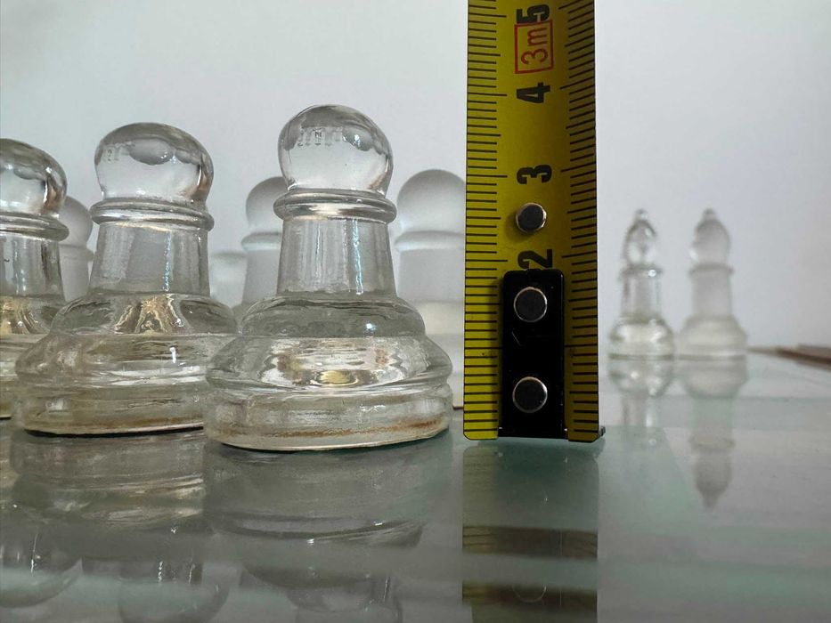 Set șah din sticlă 35 × 35 cm, complet, piese transparente și mate