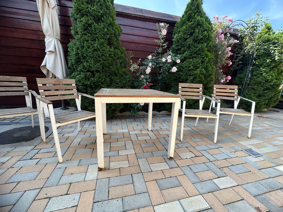 Set terasă Bergenbier original – masă + 4 fotolii din lemn și metal