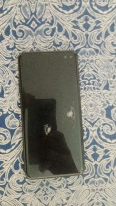 Продам Samsung S10 plus