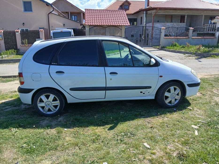 Vând Renault Scenic