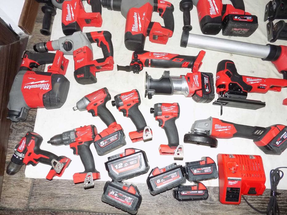 Fierastrau cu banda 12 Milwaukee , scule 18V  M 18 FPS55 , M 18 FOPH 2 , C 18 PCG