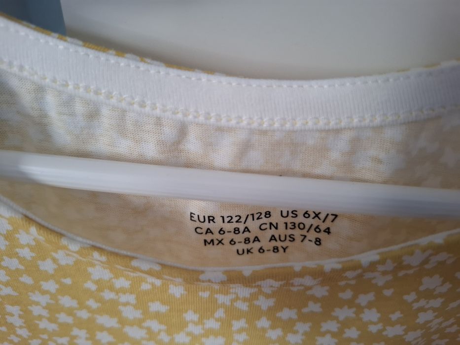 Платье для девочек от бренда H&M 122-128 раз.