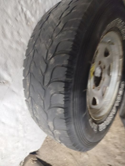 Продам шины 235/75/15 пилигрим