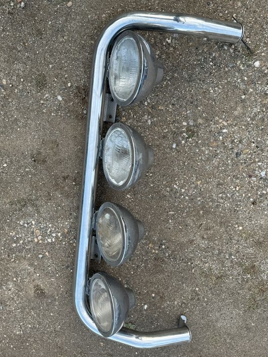 De vanzare bull bar volvo cu 4 proiectoare(nefunctionale)