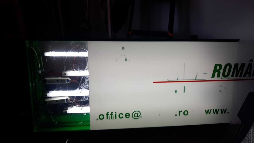 Firma caseta luminoasa