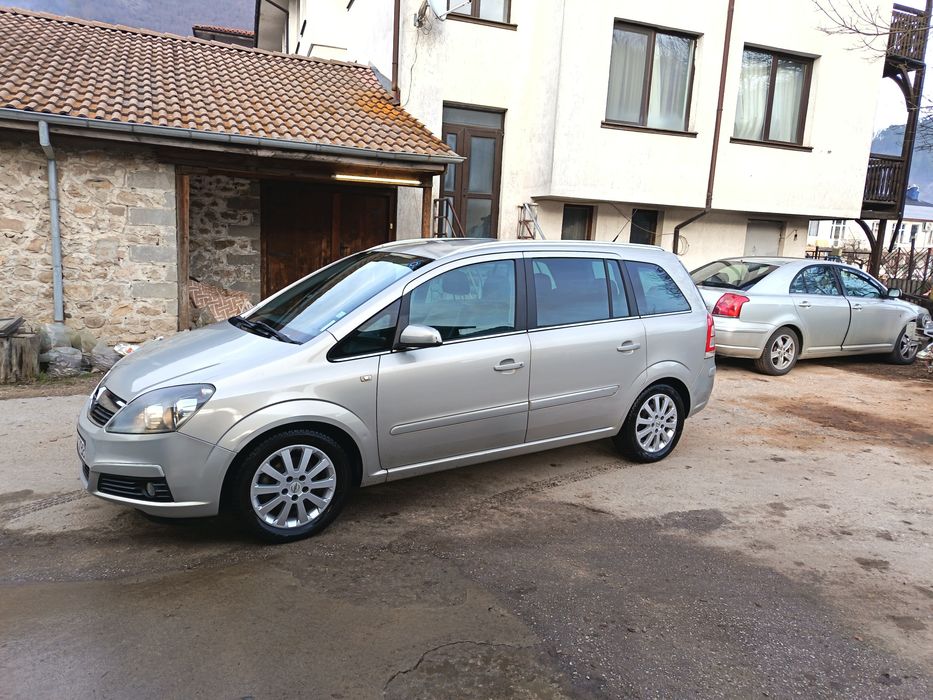 Опел зафира 1.8i газ бензин