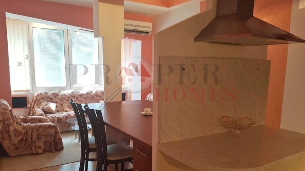 Дава се под наем Тристаен апартамент в Велико Търново, Център - 70 кв.м за 306 € - Снимка #1