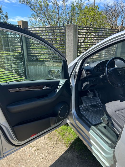 Mercedes Benz Elegance Auto