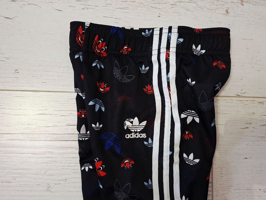 Adidas-Страхотно Детско Долнище  Ново!!!