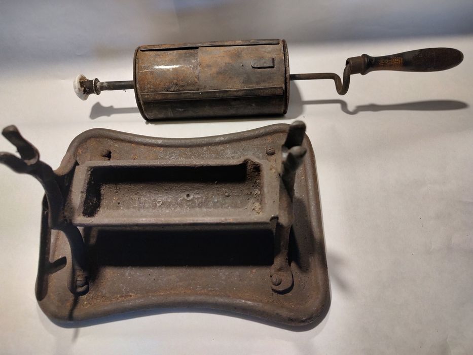 Prăjitor de cafea manual vechi