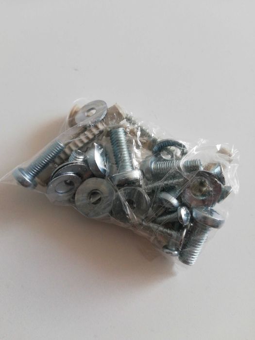 Tv поставка за стена