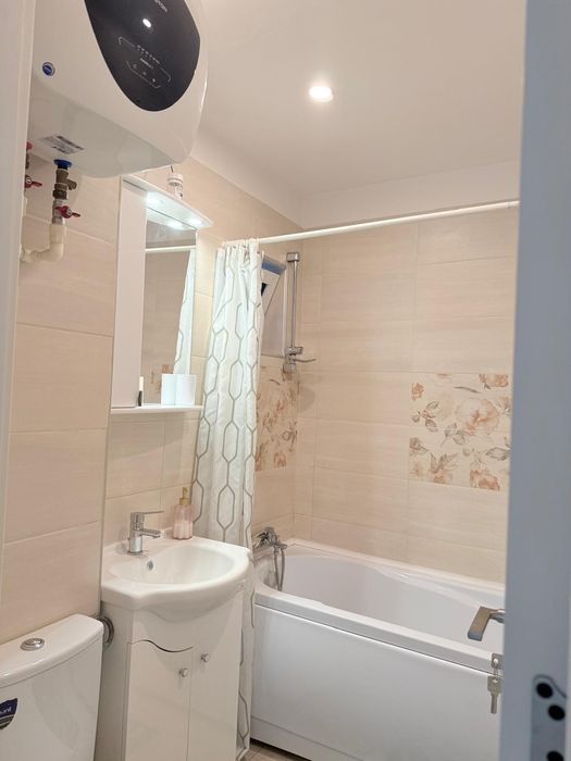 Proprietar închiriez apartament 3 camere Metrou Grivitei