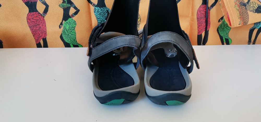 Сандали Clarks 38.5.естествена кожа