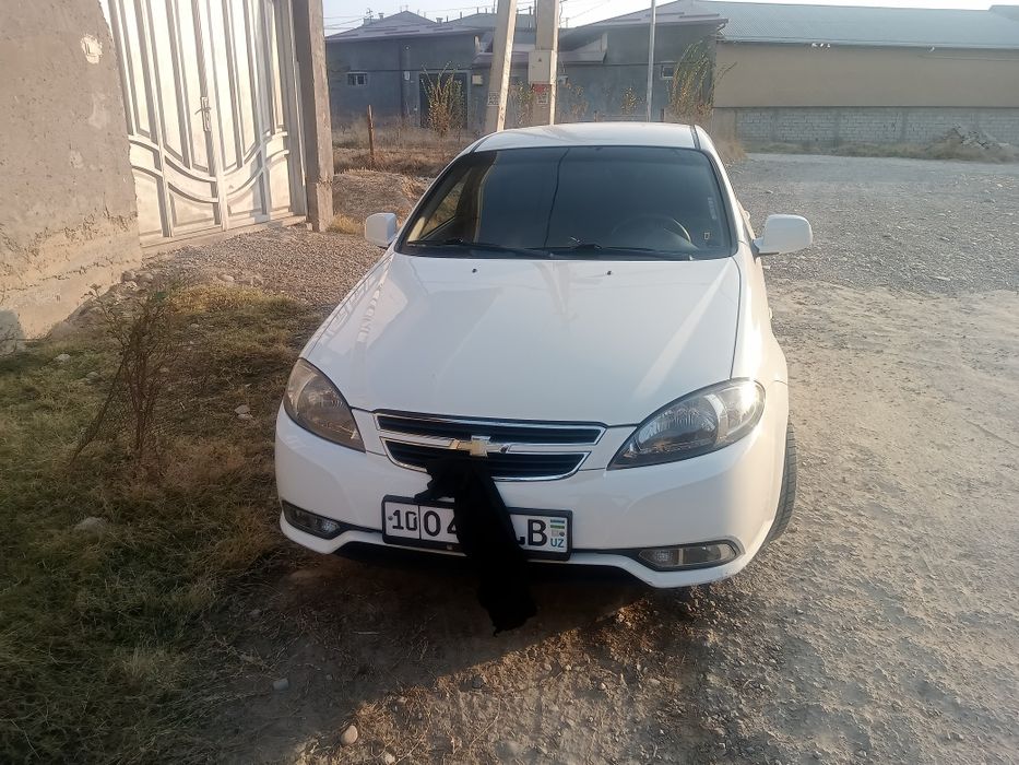 Gentra avtomat sotiladi srochna